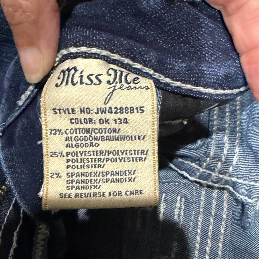 Miss Me Women's Dark Blue Boot Cut Jeans excellent condition! Beautiful! - Picture 4 of 6